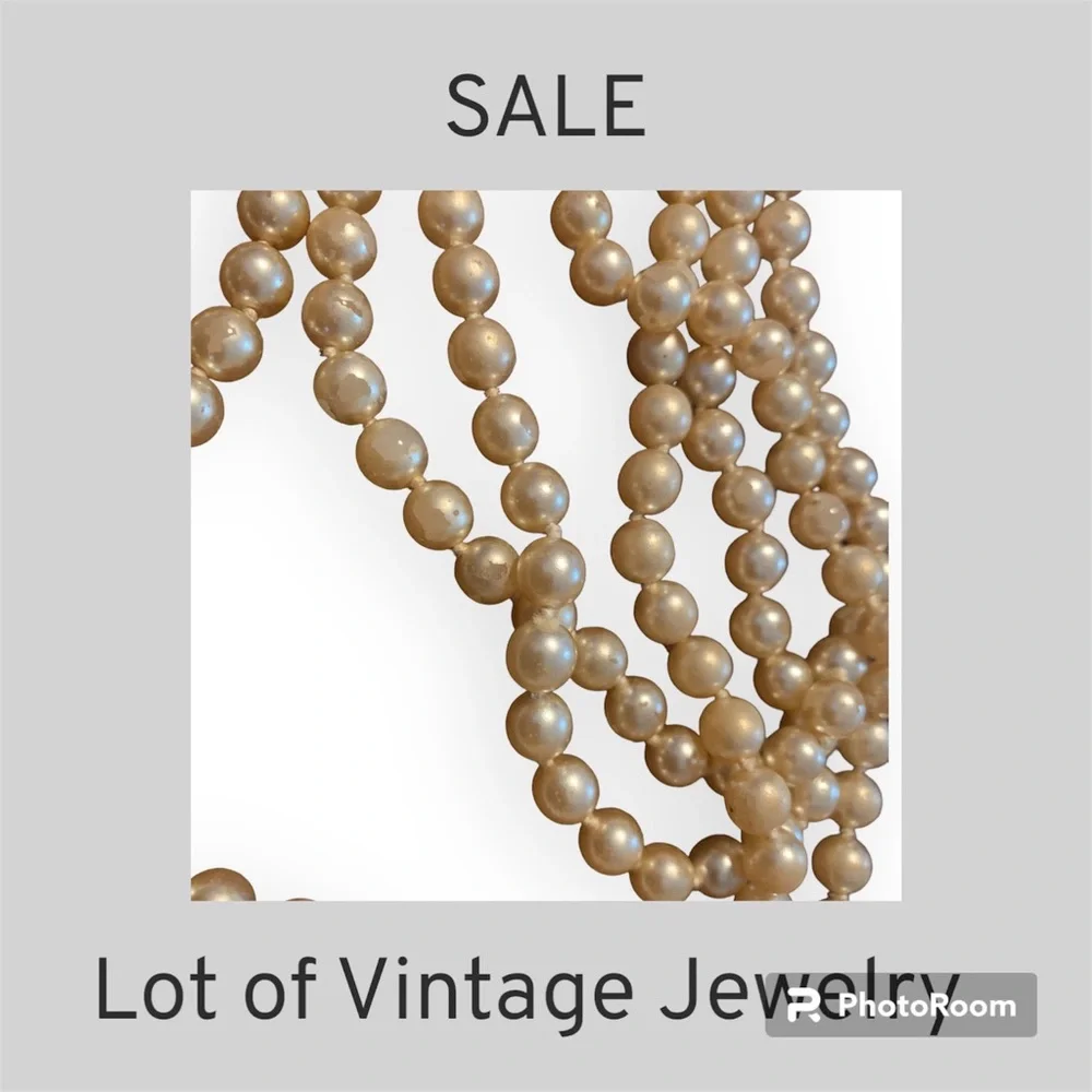Lot of Three Vintage Pearl/ Beaded Necklaces - Picture 4 of 4